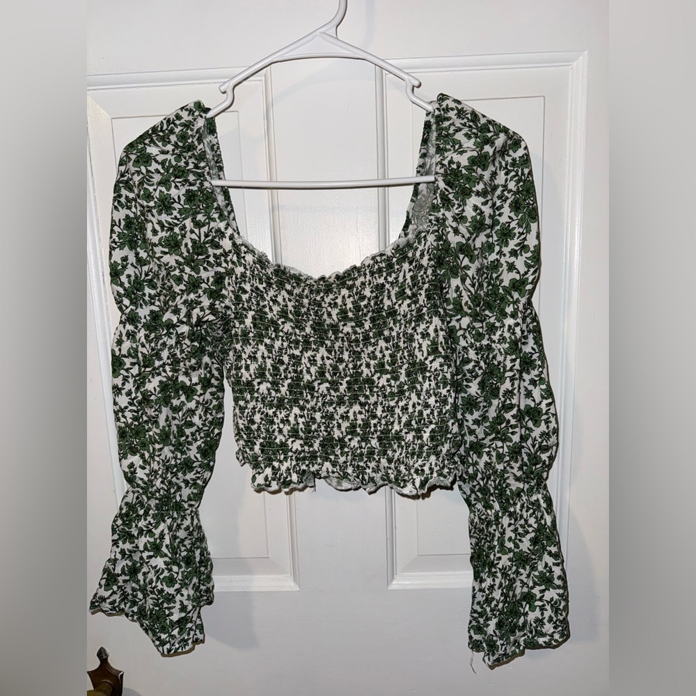 Francesca’s Floral Green and White Women's Top